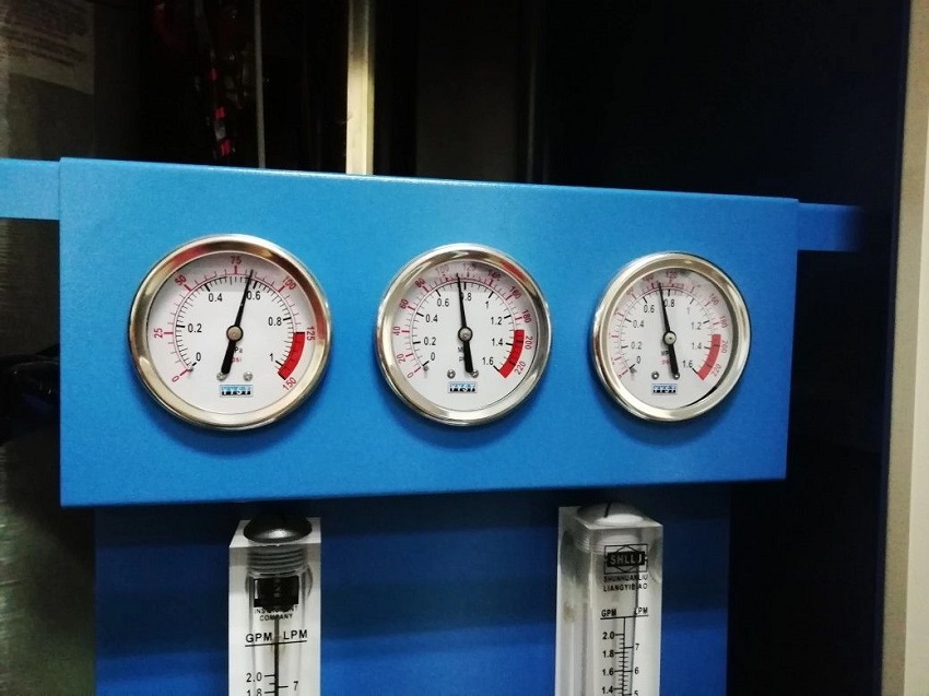 水思源檢驗(yàn)科純水設(shè)備