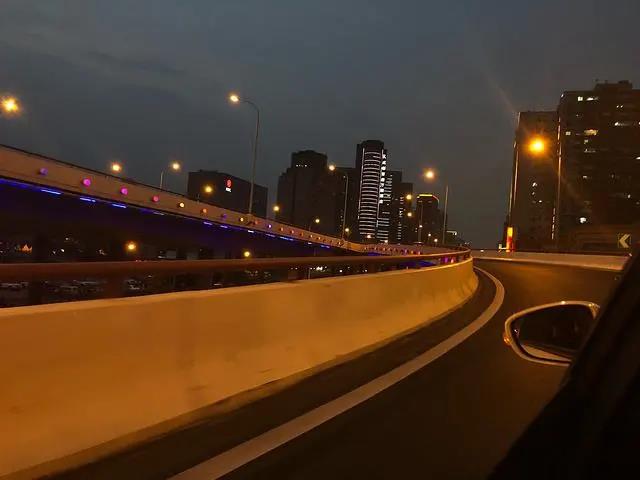 “如果不認命，那就去拼命”這就是“水思源的姑娘”