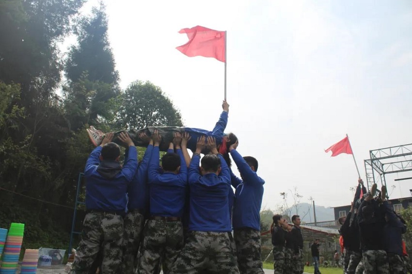 水思源——熔煉團(tuán)隊(duì)、拓展未來(lái)！